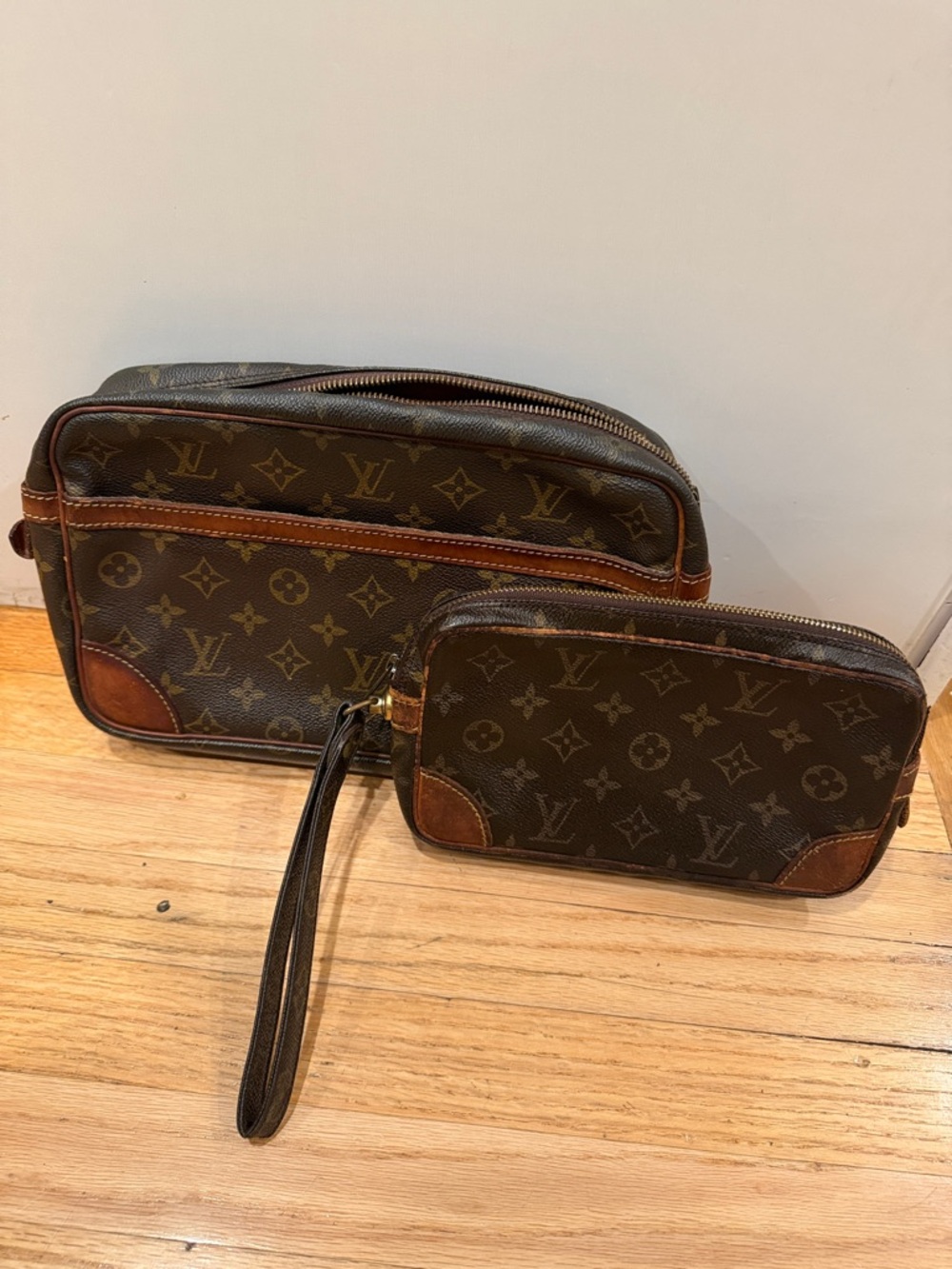 Vintage Louis Vuitton Monogram Canvas Toiletry Pouch & Wristlet Set (‼️Callouts)
